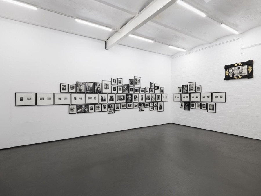 Installation view: Wie die Hölle, so die Erde. Wo die Hölle, da die Erde.